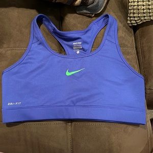 Nike pro sports bra